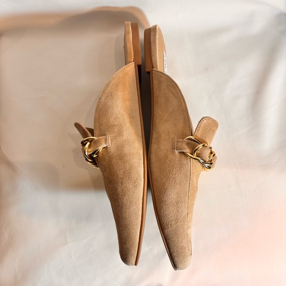 STEVE MADDEN Sz 9 Faine Slip On Light Tan Suede Pointy Mules Gold Toned Chain - Picture 8 of 14